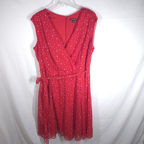 Roz & Ali Dresses & Skirts - Roz & Ali Women's Plus 24W Red Star Print Wrap Dress Sleeveless Party Cocktail